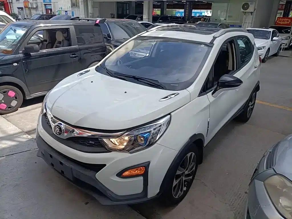 2016 Yuan 1.5L Manual Premium Model — миниатюра 2