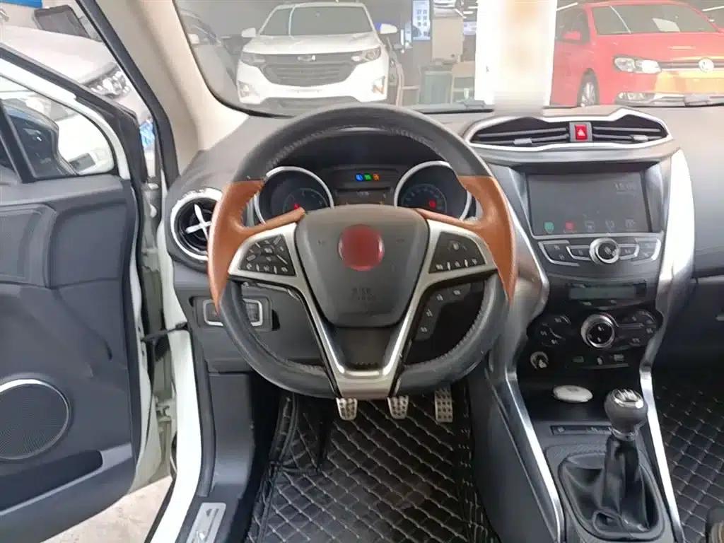 2016 Yuan 1.5L Manual Premium Model — миниатюра 11