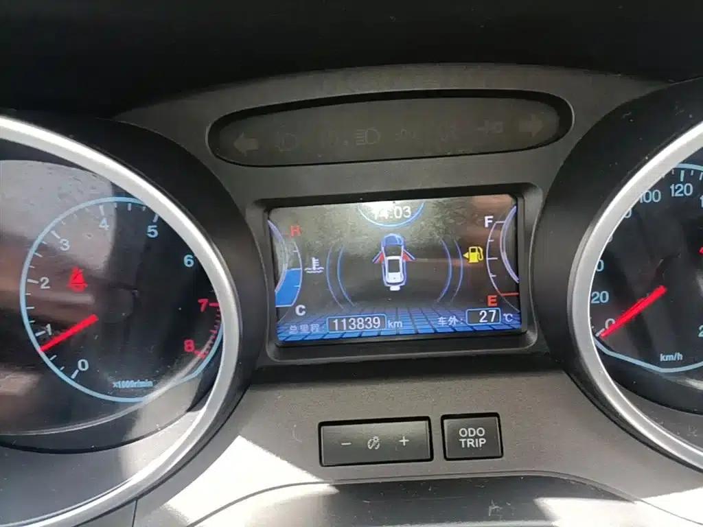 2016 Yuan 1.5L Manual Premium Model — миниатюра 12