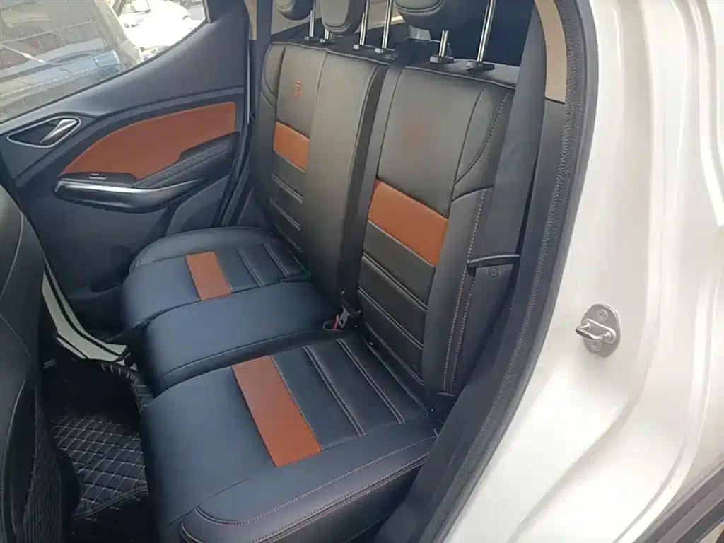 2016 Yuan 1.5L Manual Premium Model — миниатюра 17