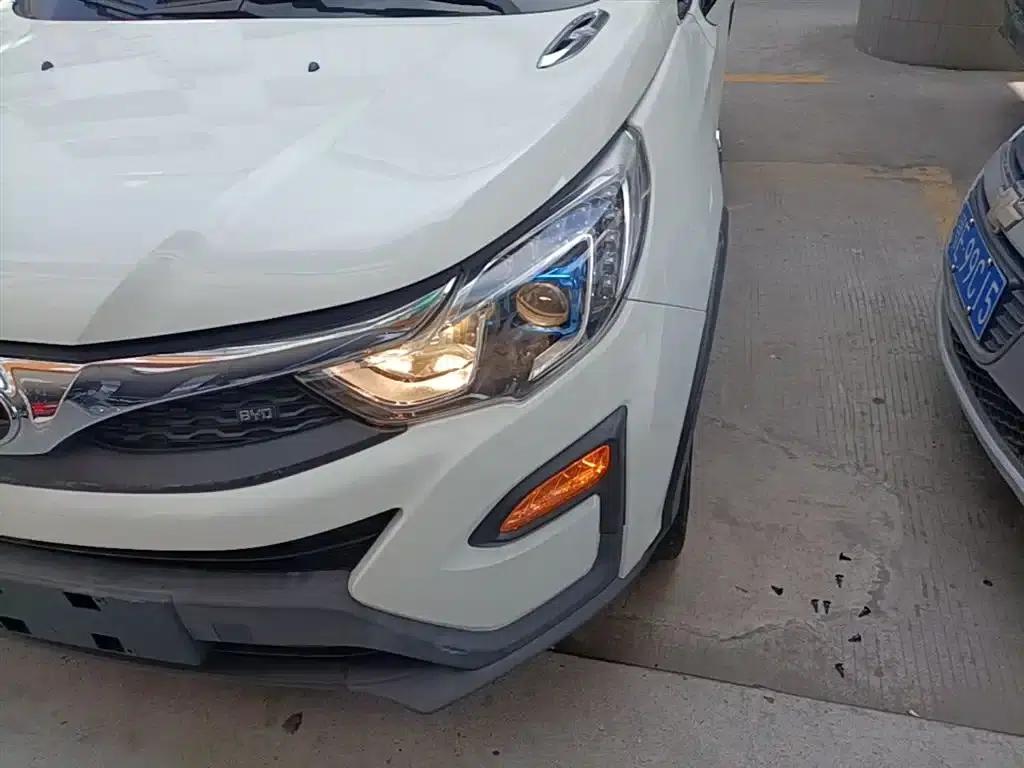 2016 Yuan 1.5L Manual Premium Model — миниатюра 24