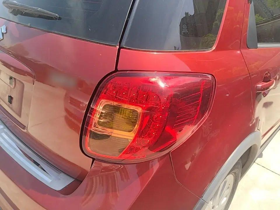 Suzuki SX4 2013 1.6L Automatic CoolRide Model — миниатюра 8