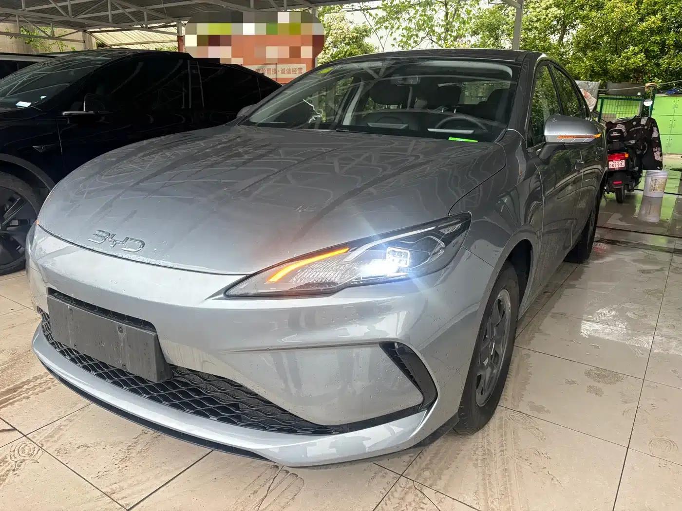 Seal 05 DM-i 2026 Model DM-i 128KM Luxury — миниатюра 1