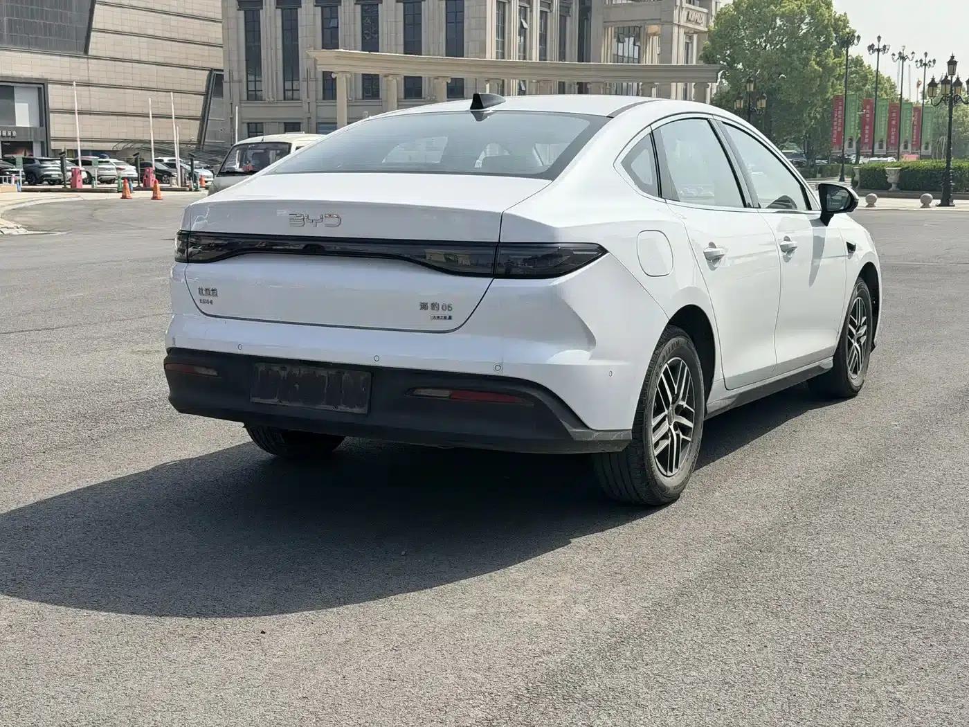 Seal 05 DM-i 2025 DM-i Intelligent Driving Edition 120KM Flagship Model — миниатюра 17
