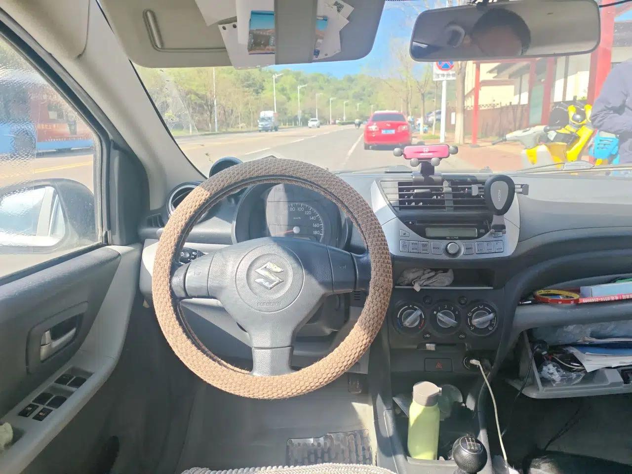 Suzuki Alto 2013 1.0L Manual Luxury Model — миниатюра 11