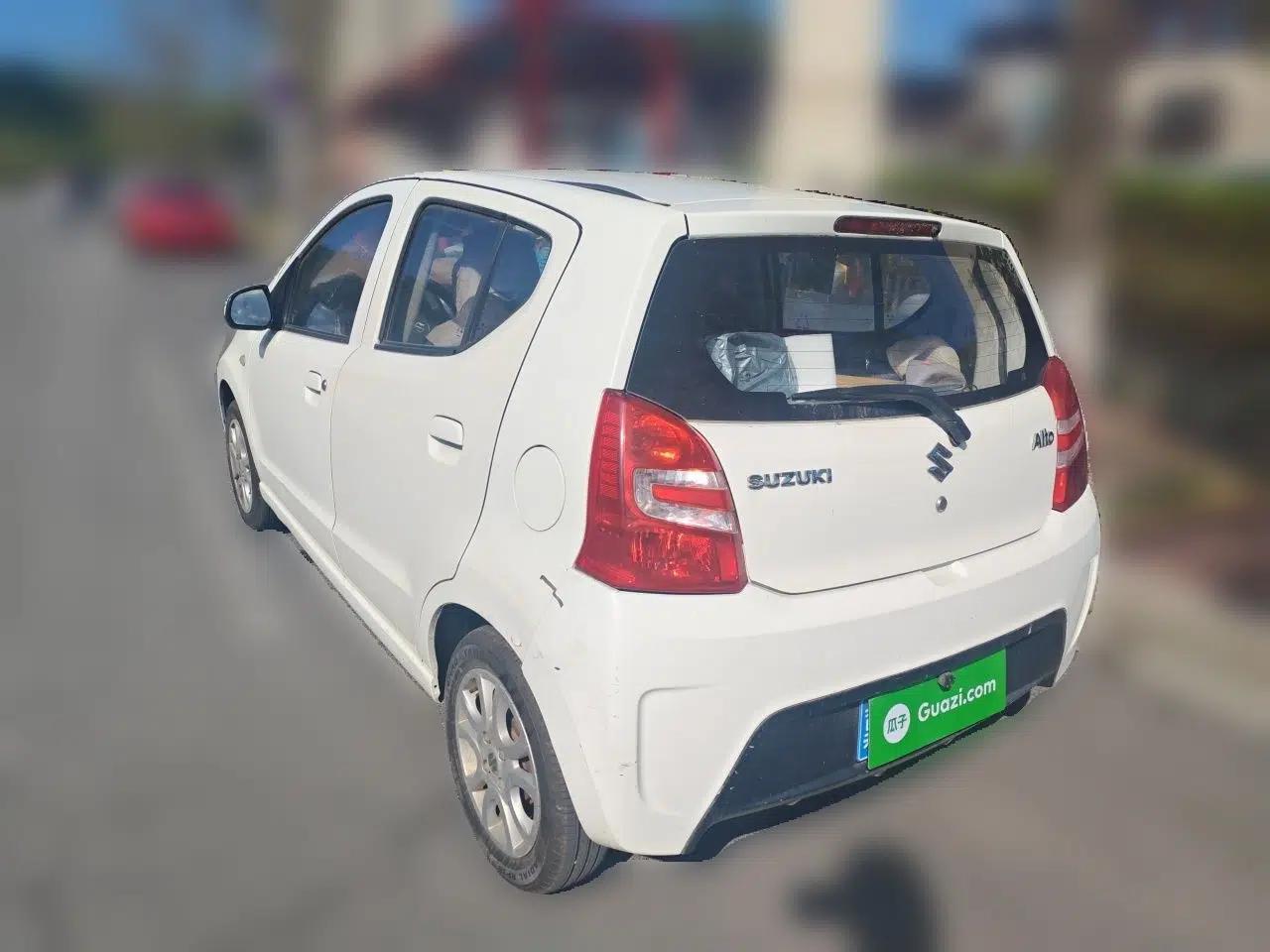 Suzuki Alto 2013 1.0L Manual Luxury Model — миниатюра 4
