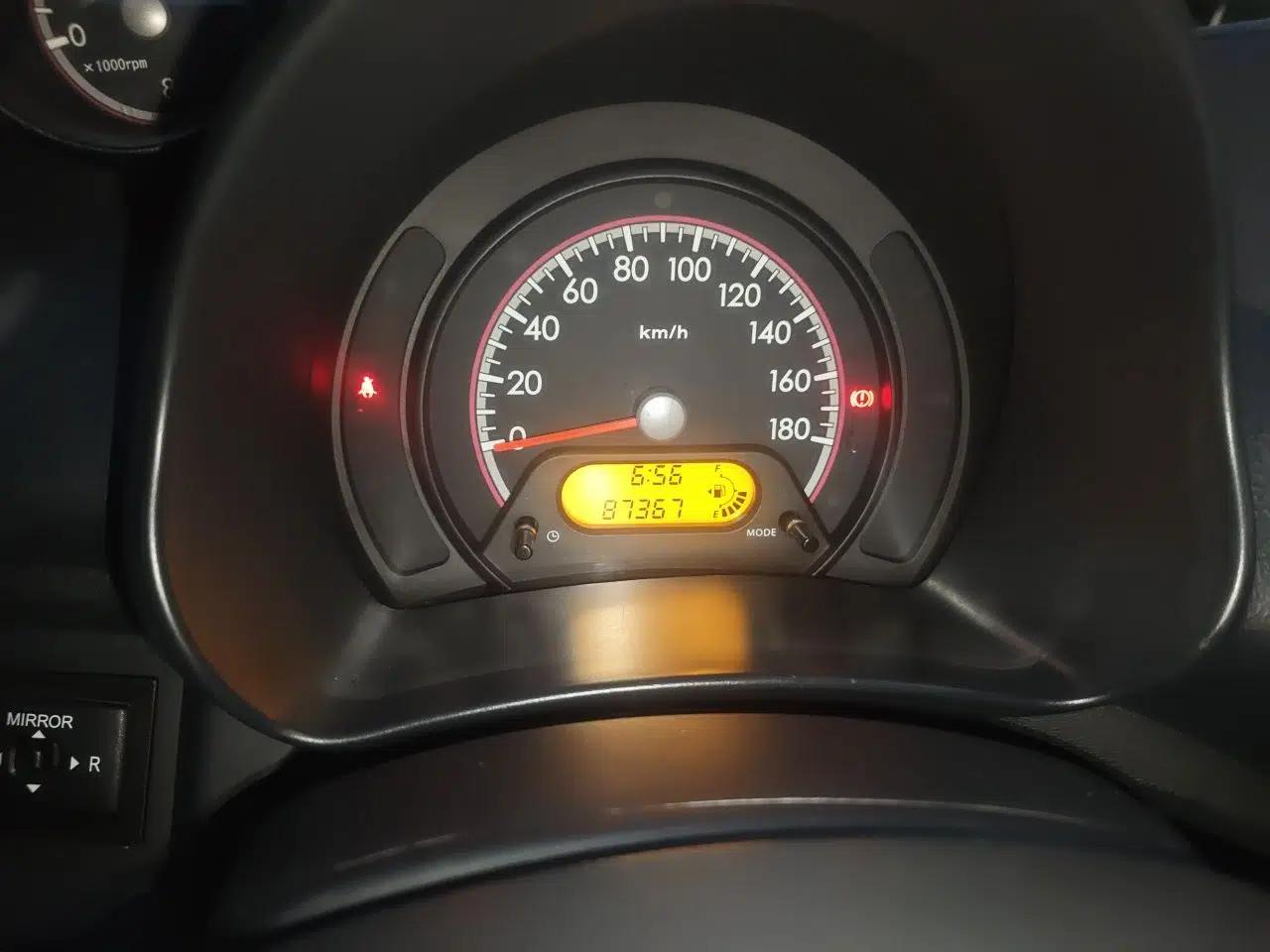 Suzuki Alto 2009 1.0L Manual Deluxe Edition — миниатюра 12