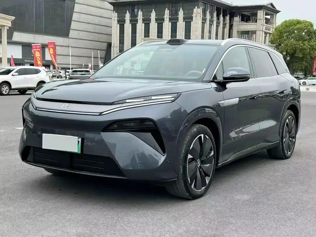 Tang L 2025 EV 600KM Four-Wheel Drive LiDAR Flagship Edition — миниатюра 1