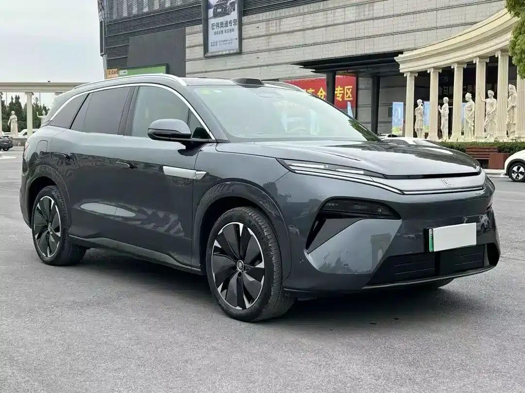 Tang L 2025 EV 600KM Four-Wheel Drive LiDAR Flagship Edition — миниатюра 3