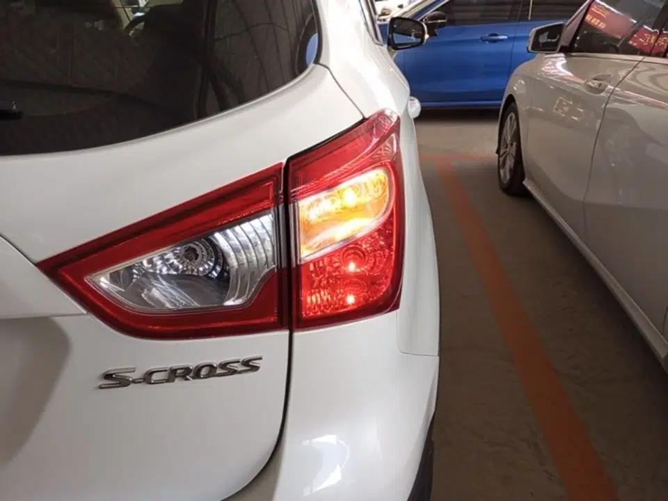 Suzuki S-Cross 2014 1.6L Manual Two-Wheel Drive Entry Model — миниатюра 7
