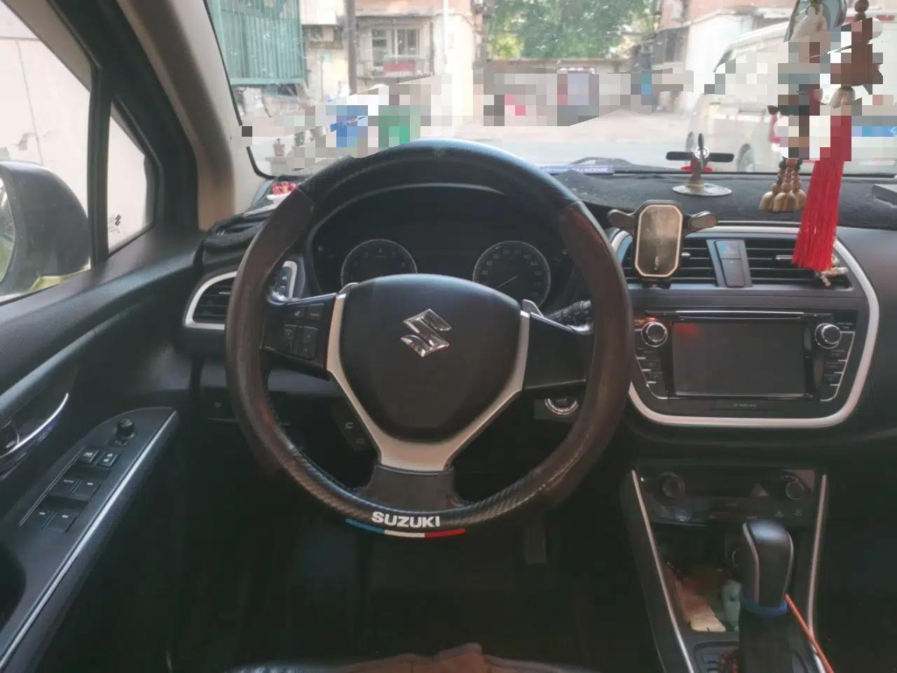 Suzuki S-Cross 2015 1.6L CVT Two-Wheel Drive Elite Version — миниатюра 11