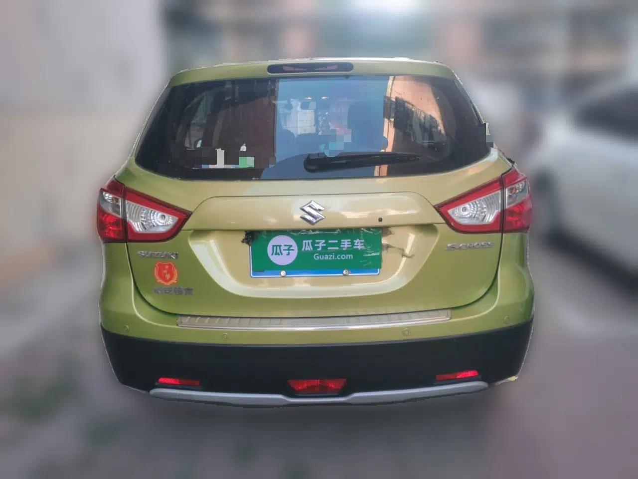 Suzuki S-Cross 2015 1.6L CVT Two-Wheel Drive Elite Version — миниатюра 5