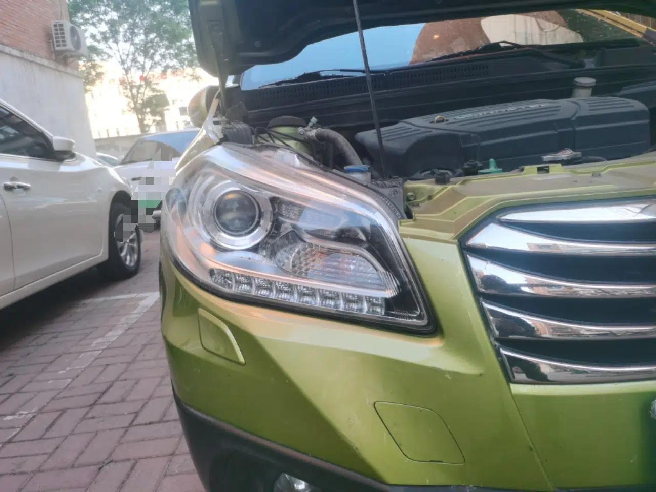 Suzuki S-Cross 2015 1.6L CVT Two-Wheel Drive Elite Version — миниатюра 7