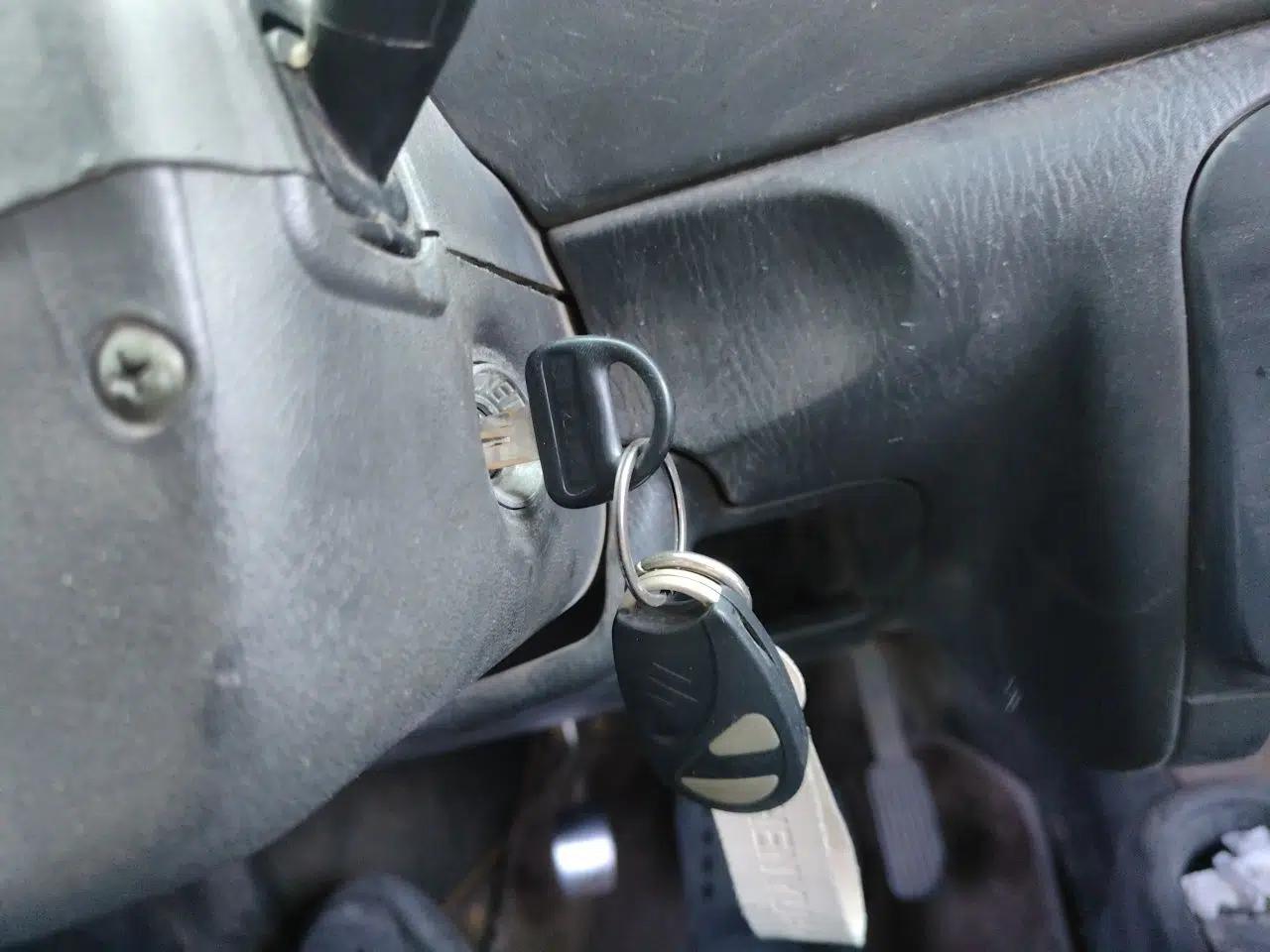 Suzuki Wagon R 2016 1.4L Manual Value Model — миниатюра 9