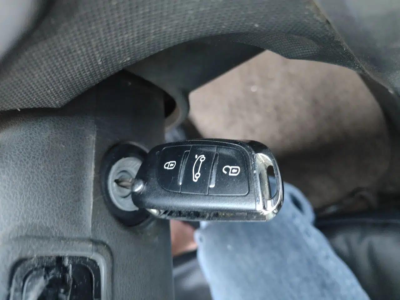 Suzuki Wagon R X5 2013 Facelift 1.4L Luxury Edition — миниатюра 9