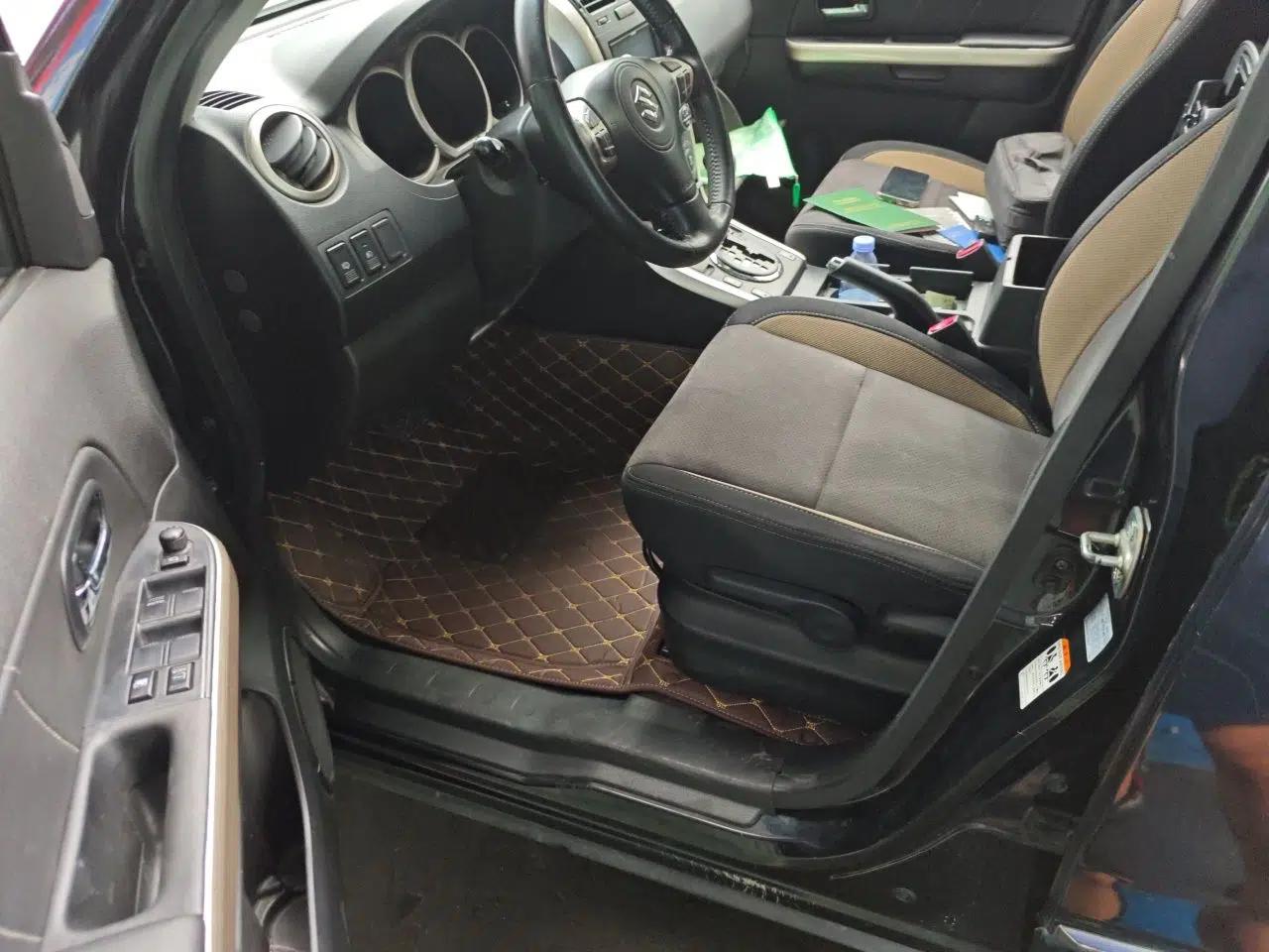 Suzuki Grand Vitara 2011 2.4 AT JLX-EL 5-Door Version — миниатюра 17