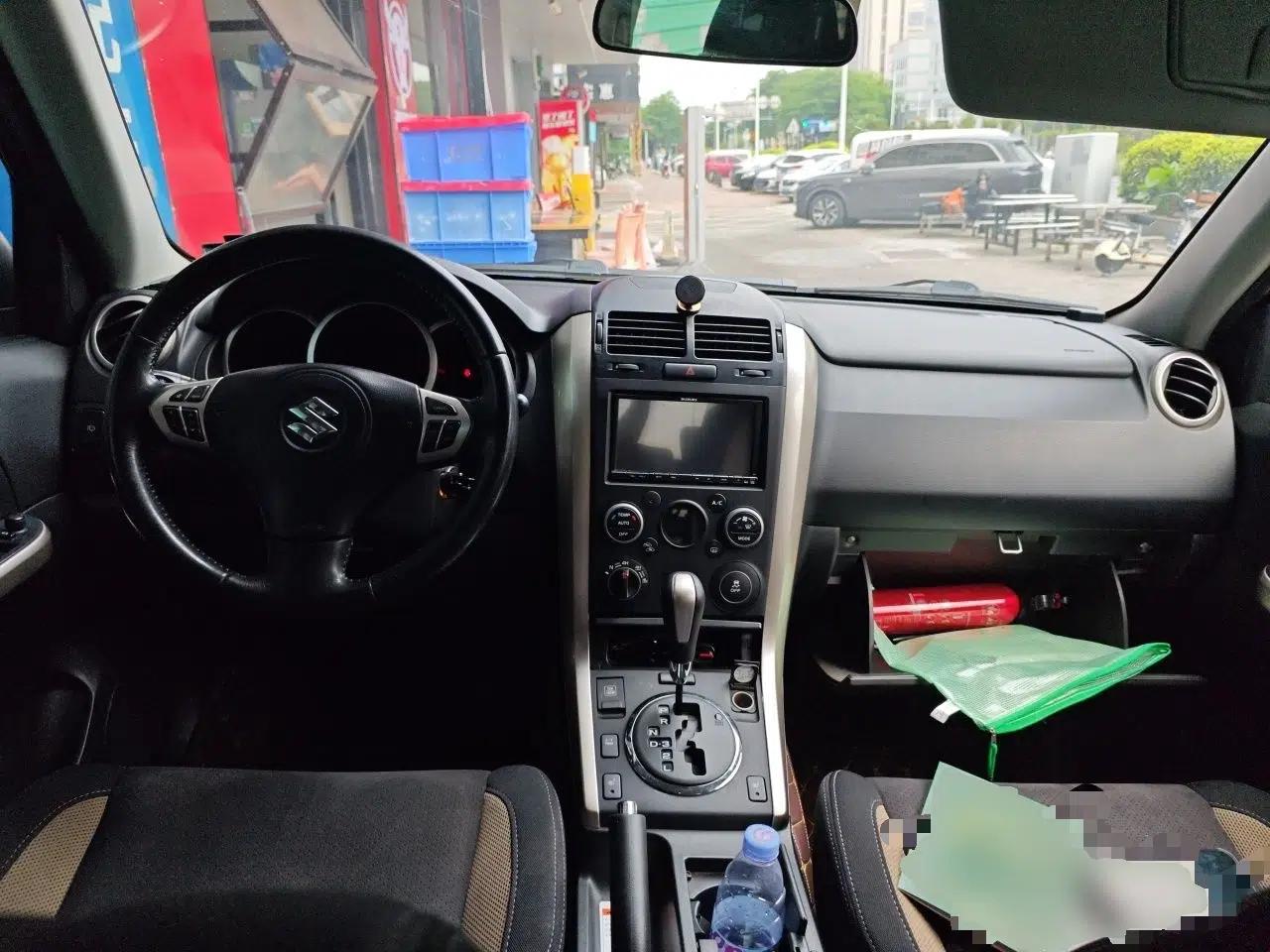 Suzuki Grand Vitara 2011 2.4 AT JLX-EL 5-Door Version — миниатюра 10