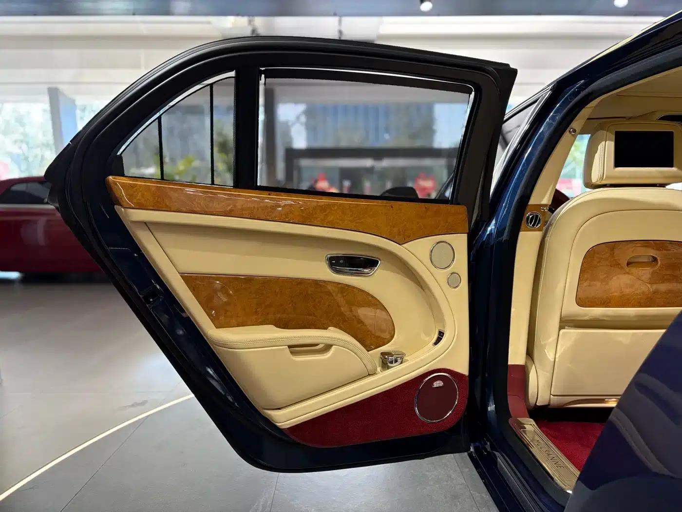 2013 Mulsanne 6.8T Mulliner Special Edition — миниатюра 18