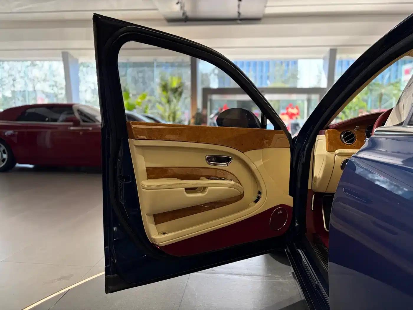2013 Mulsanne 6.8T Mulliner Special Edition — миниатюра 8