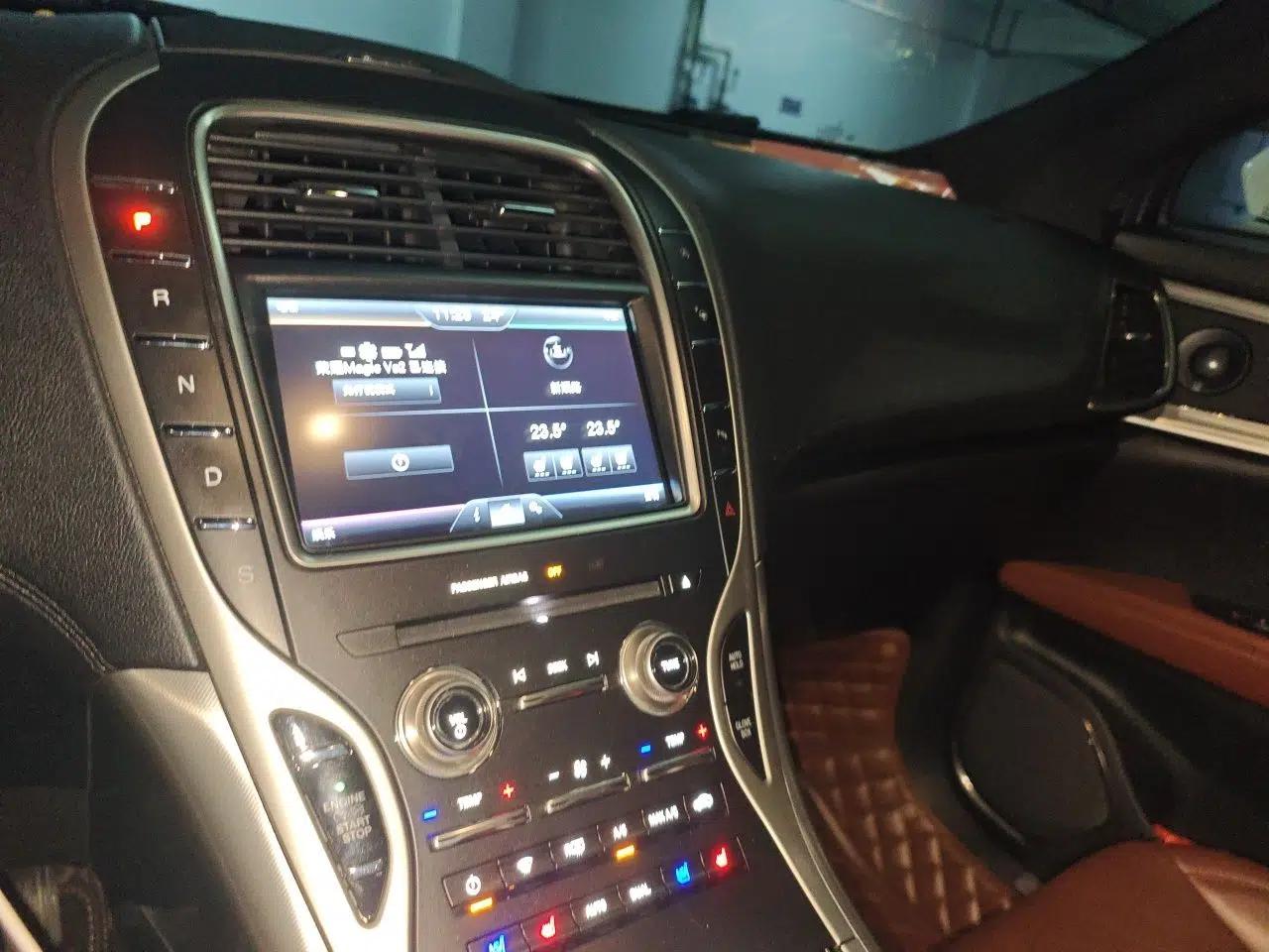 Lincoln MKX 2015 2.0T Four-Wheel Drive Luxury Edition — миниатюра 14