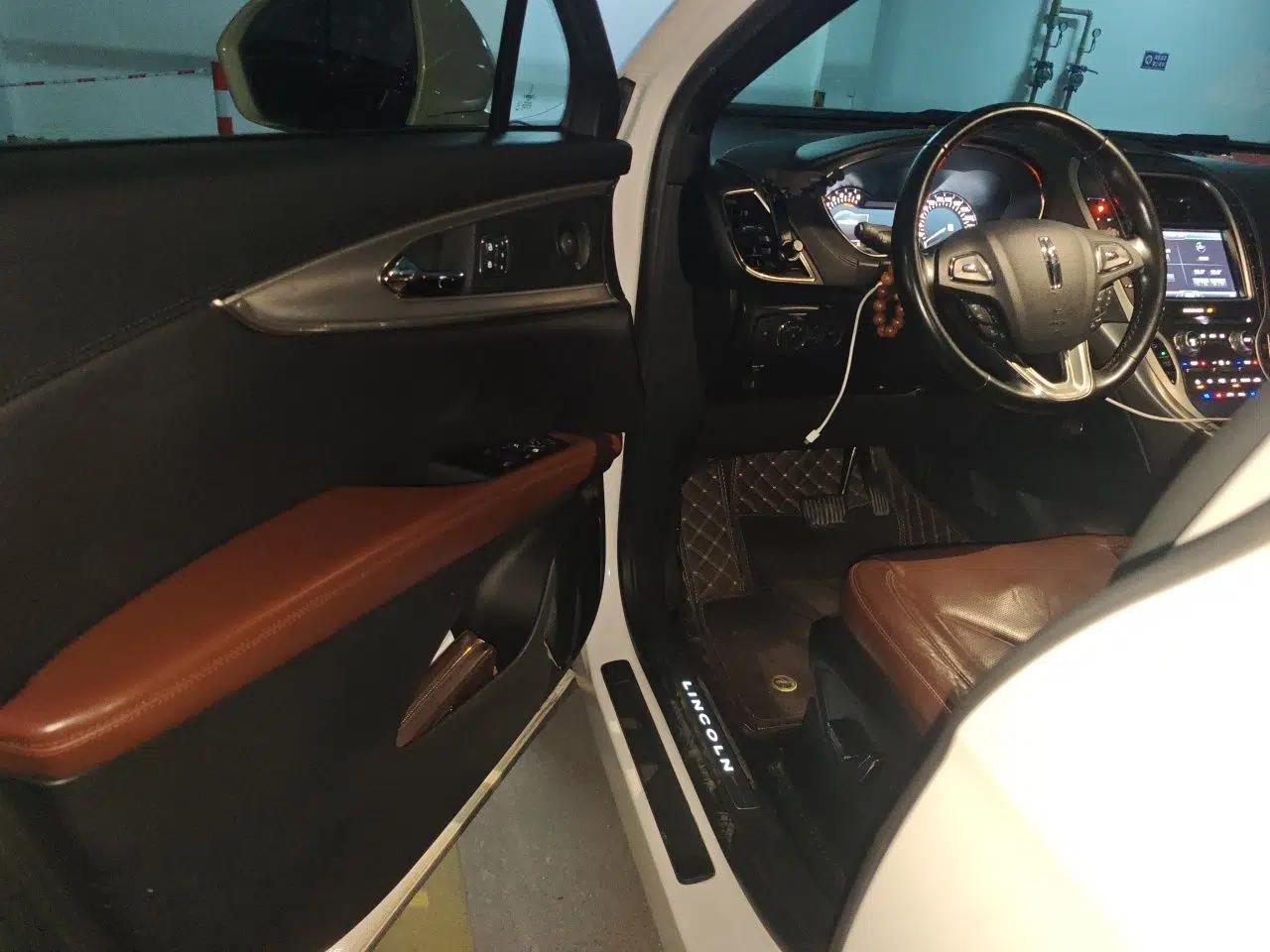Lincoln MKX 2015 2.0T Four-Wheel Drive Luxury Edition — миниатюра 17
