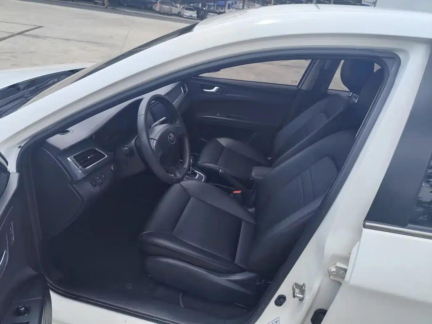Bestune B30EV 2019 EV400 — миниатюра 4