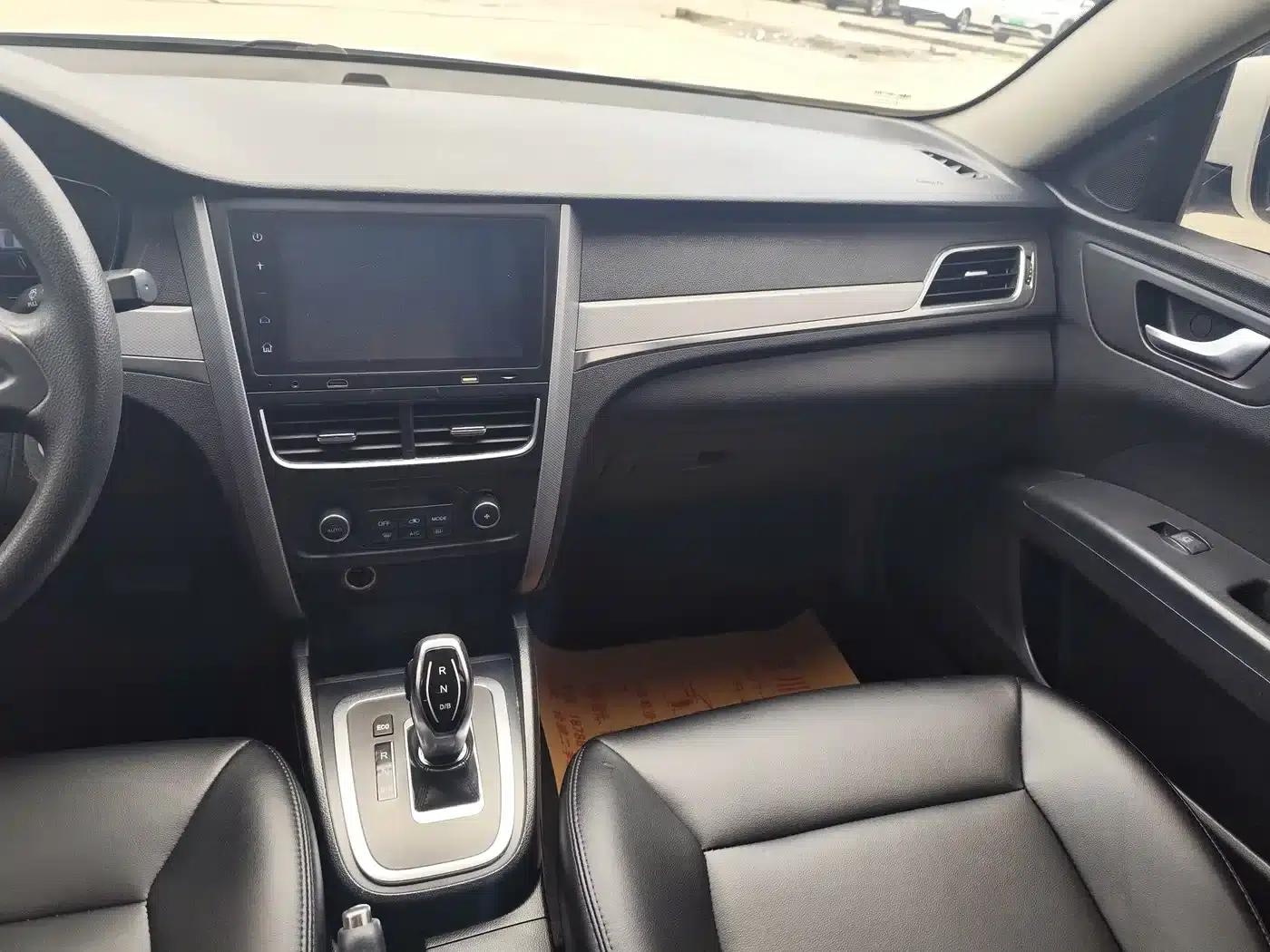 Bestune B30EV 2019 EV400 — миниатюра 7