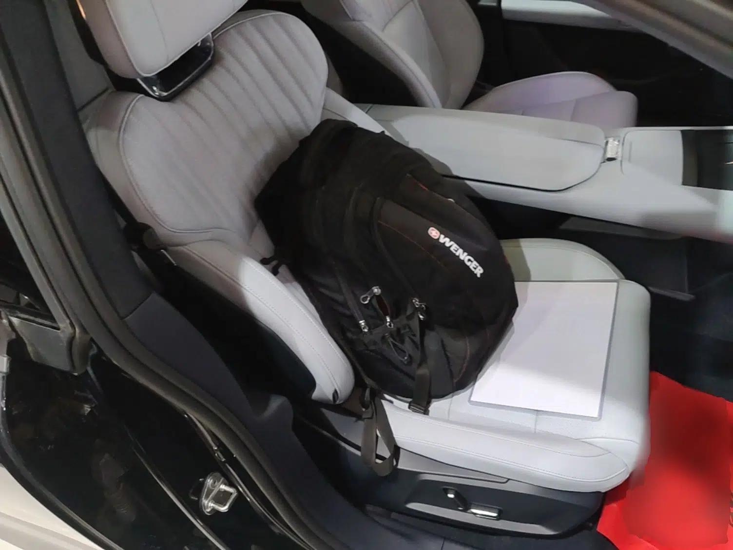 Lynk & Co Z10 2025 95 kWh 766 km Range Rear-Wheel Drive Max — миниатюра 23