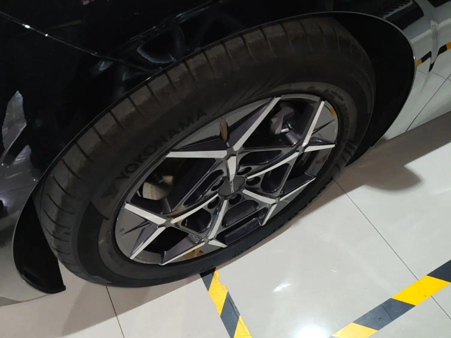 Lynk & Co Z10 2025 95 kWh 766 km Range Rear-Wheel Drive Max — миниатюра 8