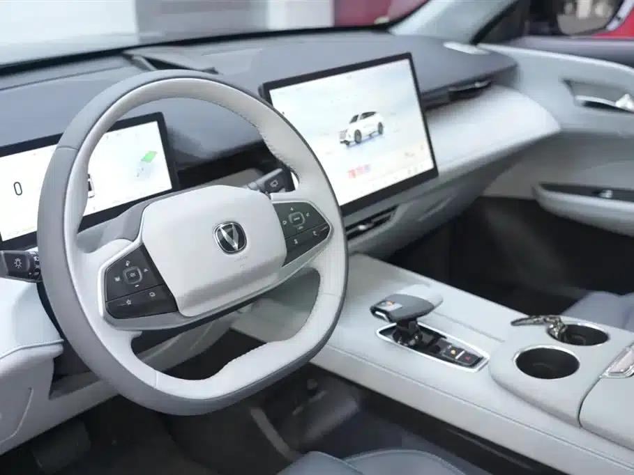 Changan UNI-Z New Energy 2024 Blue Whale Smart Electric iDD 125km Superior Edition — миниатюра 13