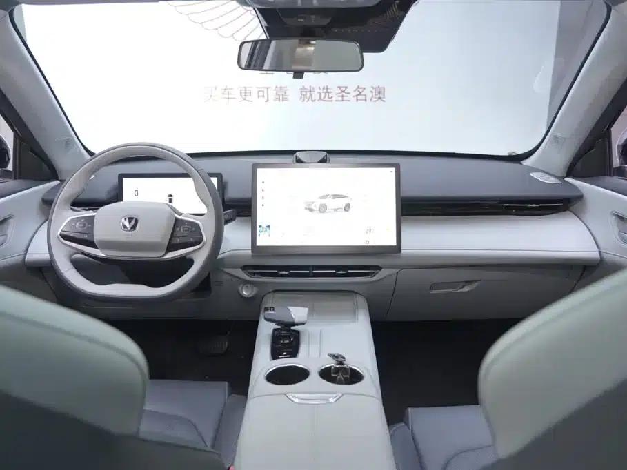 Changan UNI-Z New Energy 2024 Blue Whale Smart Electric iDD 125km Superior Edition — миниатюра 19