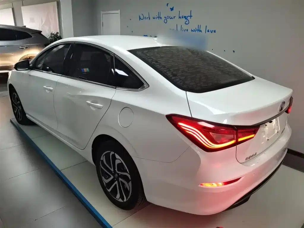 Changan Eado New Energy 2019 EV460 Shared Edition — миниатюра 5