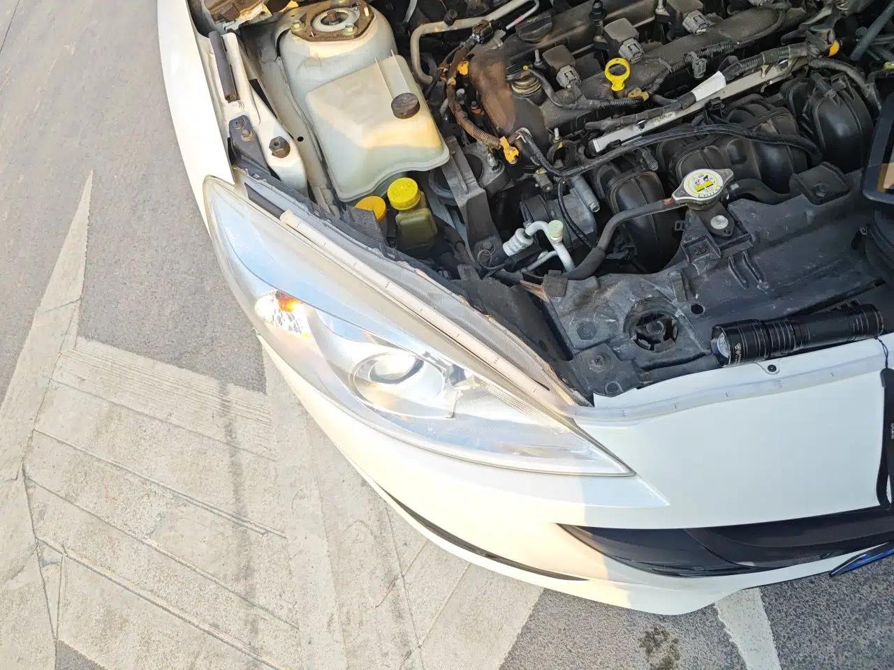 Mazda 5 2013 2.0L Automatic Luxury Edition — миниатюра 7