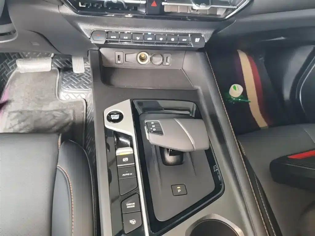 Changan Oushang X7 PLUS 2023 Enjoy Edition 1.5T Automatic Navigation Model 7-Seater — миниатюра 14