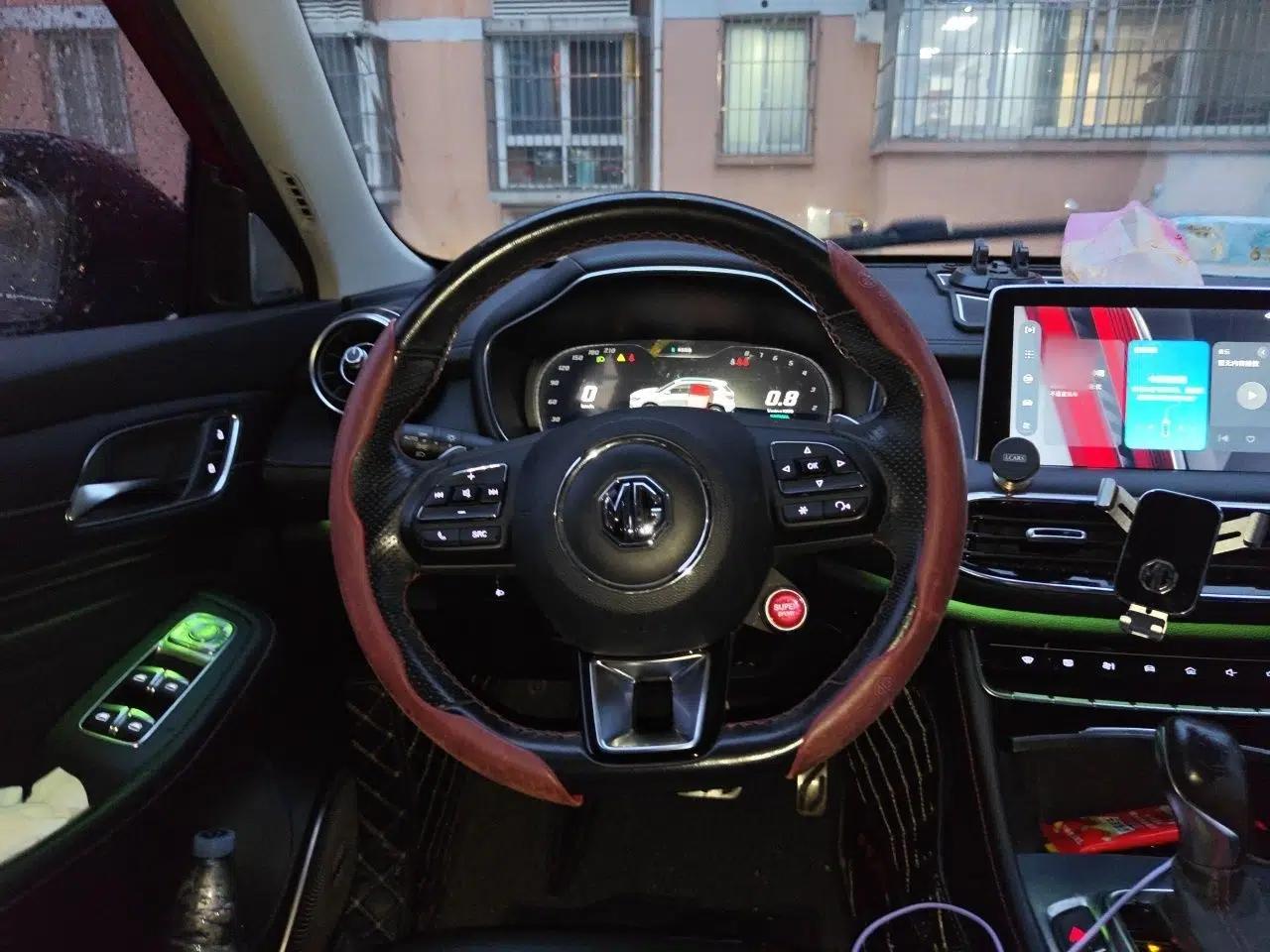 MG HS 2018 30T Automatic Two-Wheel Drive Trophy Edition—High-Octane V-Model — миниатюра 11