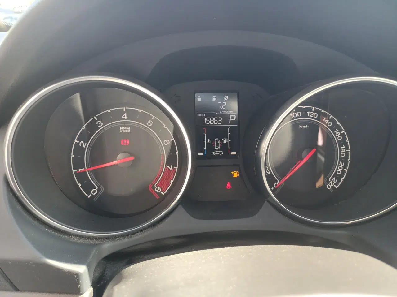 MG GT 2016 1.5L Automatic Value-Added Luxury Edition — миниатюра 12