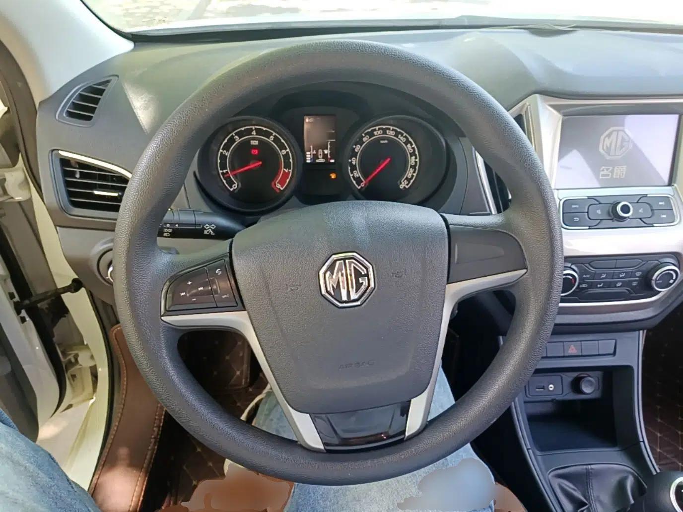 MG GT 2016 1.5L Manual Value-Added Luxury Edition — миниатюра 14