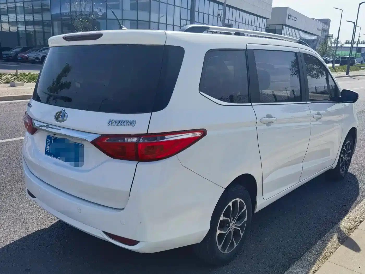 Changan Oushang A600 2016 1.5L Manual Deluxe 6-Seater — миниатюра 12