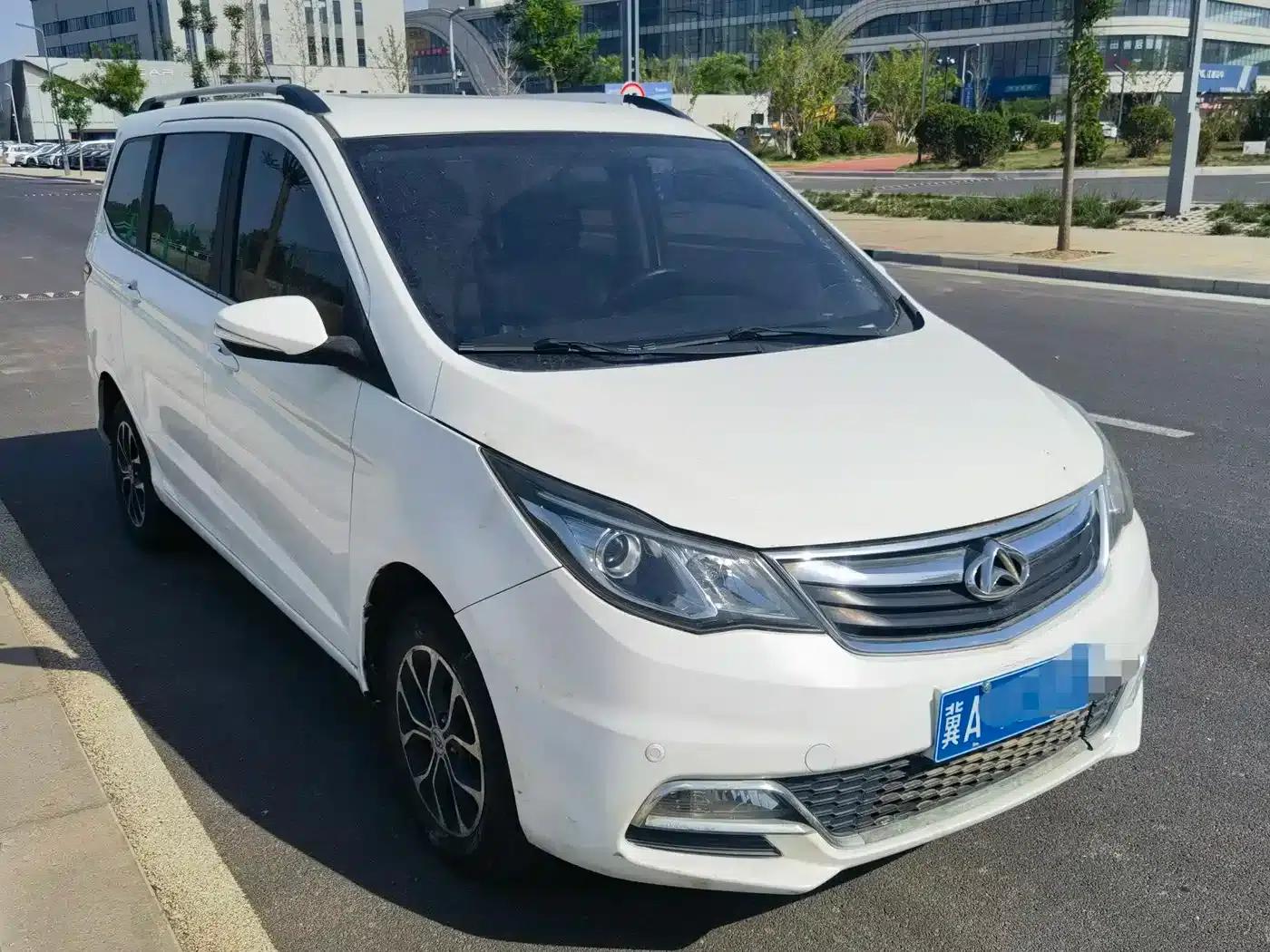 Changan Oushang A600 2016 1.5L Manual Deluxe 6-Seater — миниатюра 3