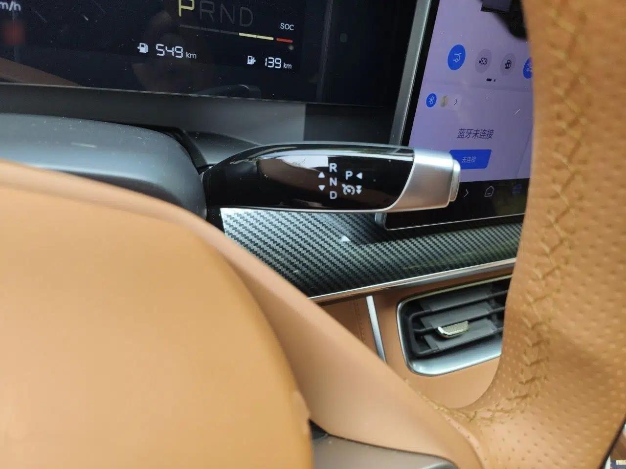 NETA L 2024 Extended-Range 310 Flash-Charge Red Edition — миниатюра 13