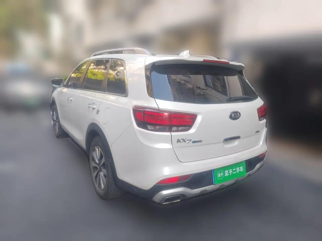 Kia KX7 2017 2.0T Automatic Two-Wheel Drive GLS 7-Seater — миниатюра 4