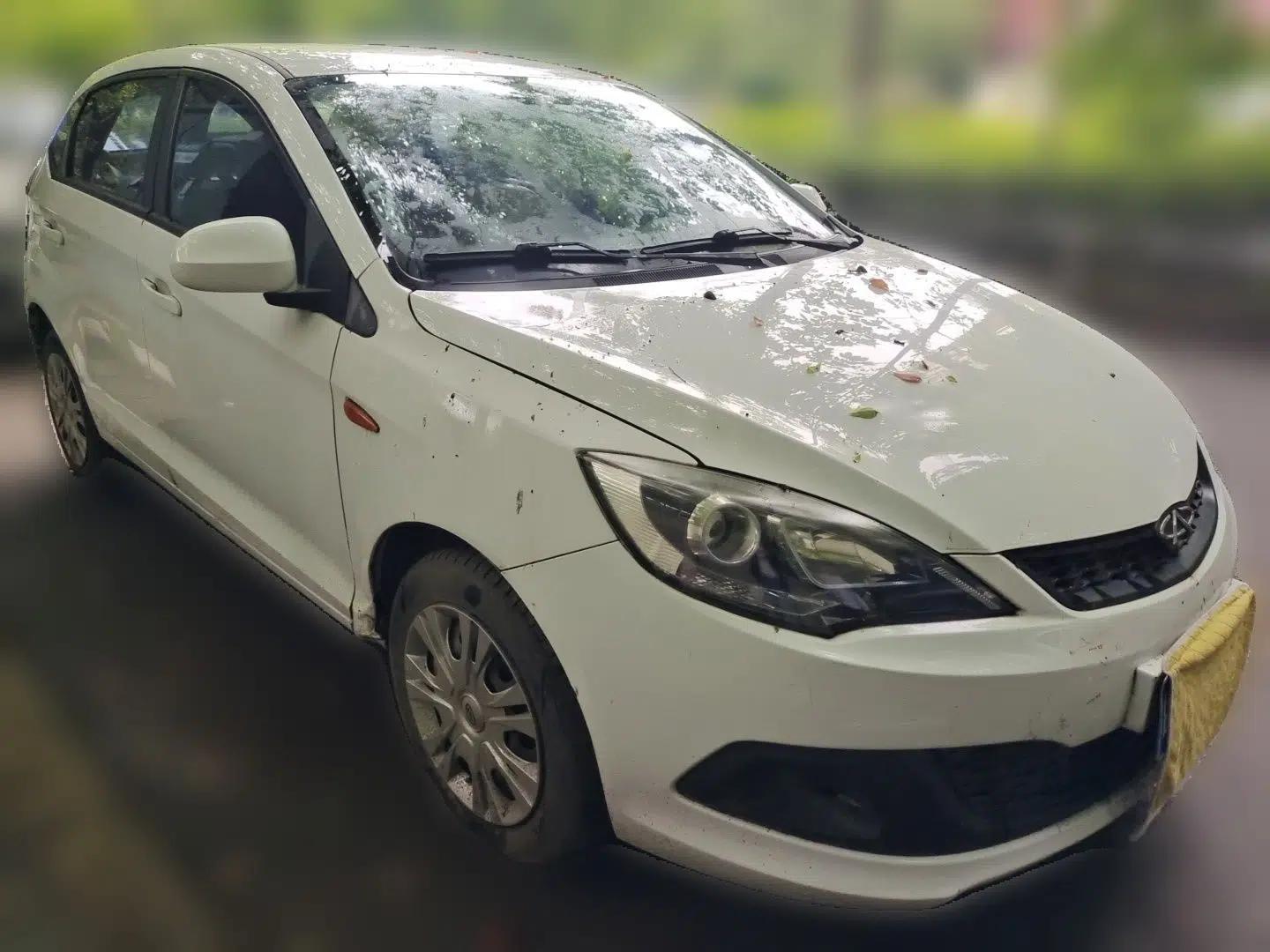 Chery Fengyun 2 2014 Hatchback 1.5L Manual New Youth Edition — миниатюра 3