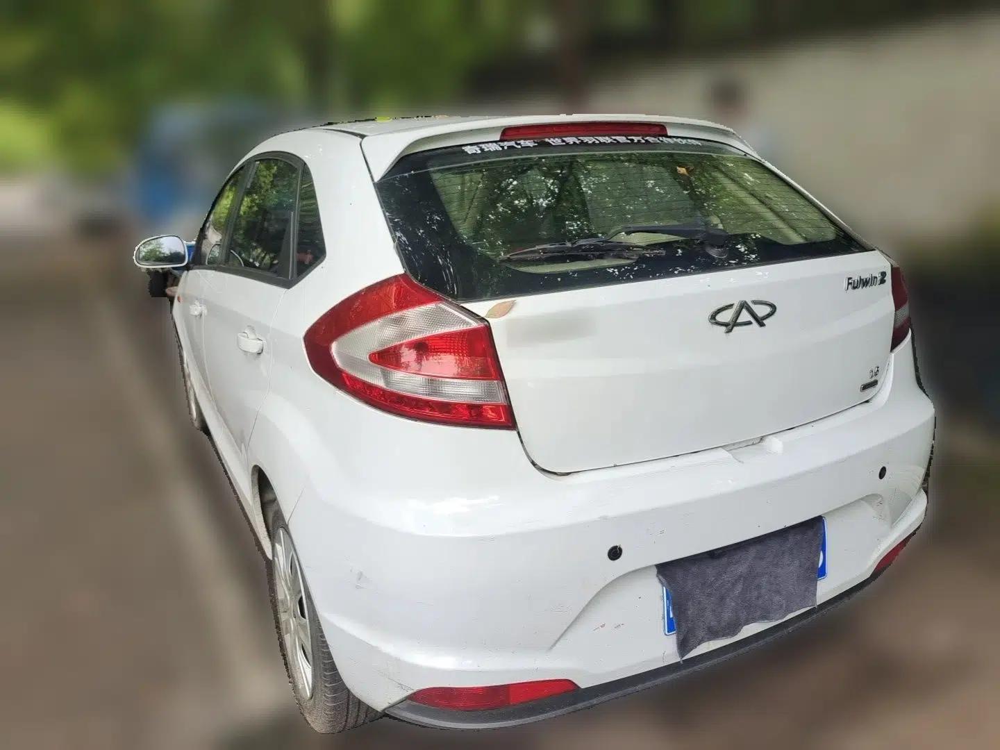 Chery Fengyun 2 2014 Hatchback 1.5L Manual New Youth Edition — миниатюра 4