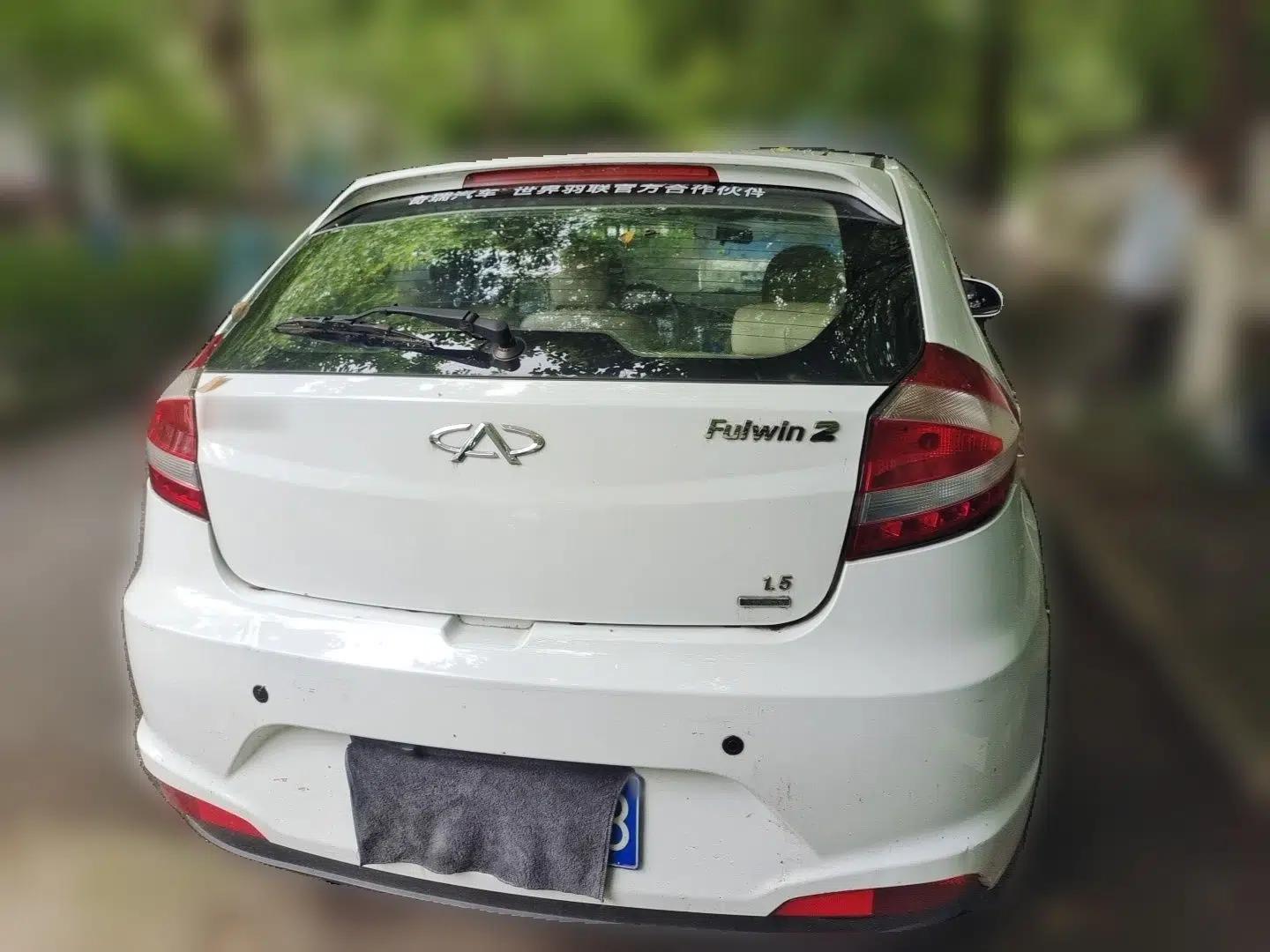 Chery Fengyun 2 2014 Hatchback 1.5L Manual New Youth Edition — миниатюра 5