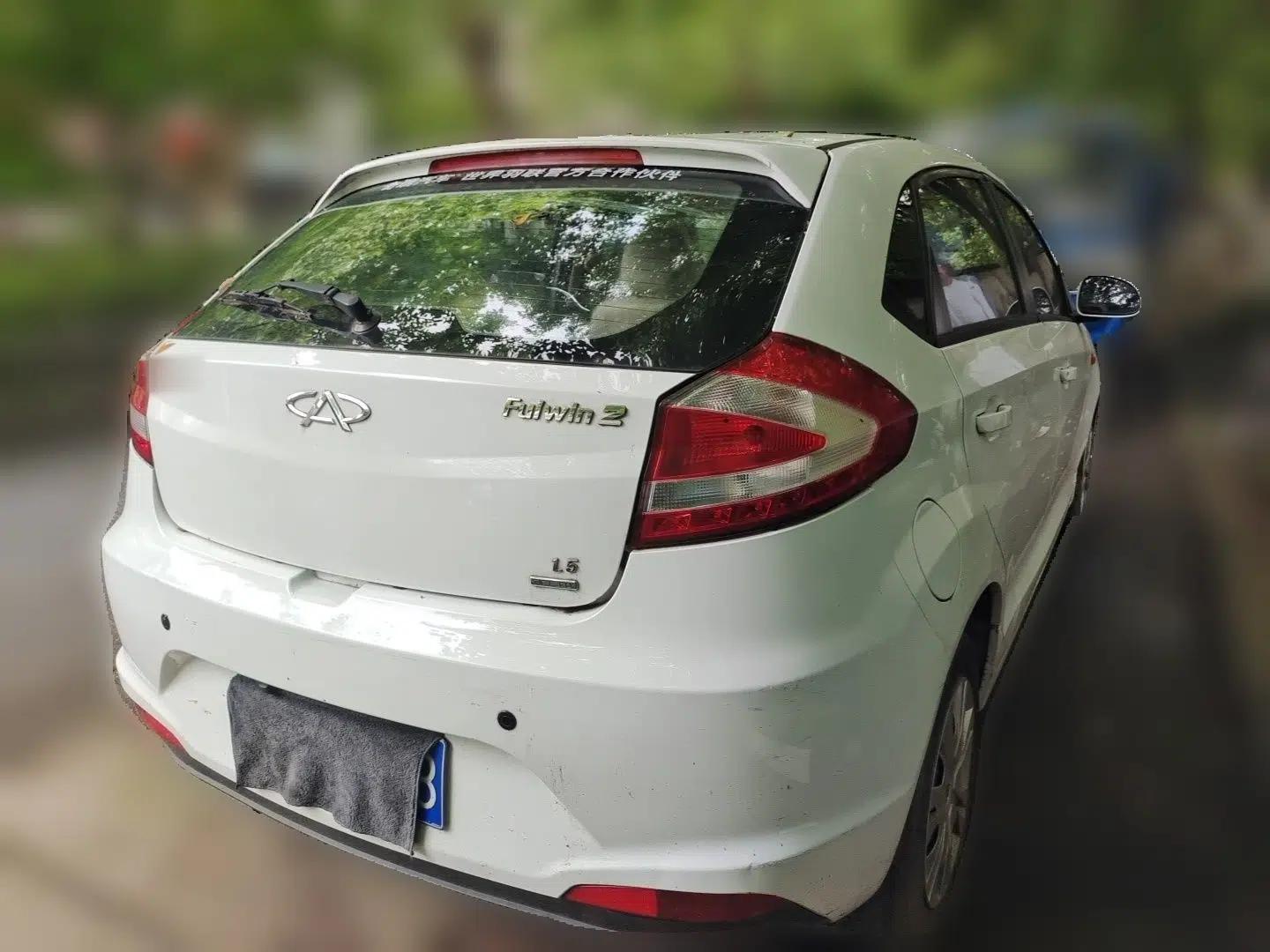 Chery Fengyun 2 2014 Hatchback 1.5L Manual New Youth Edition — миниатюра 6