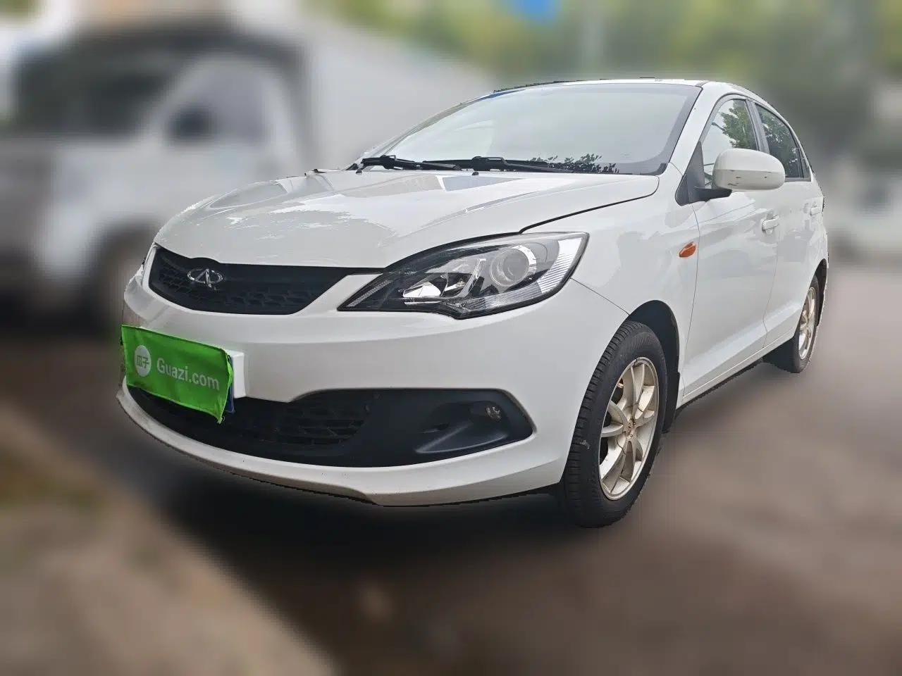 Chery Fengyun 2 2013 Hatchback 1.5L Manual Ruiyi Edition — миниатюра 1