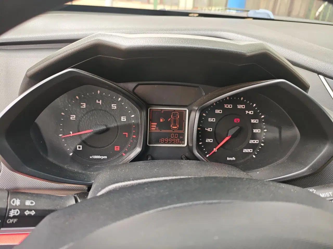 Chery Fengyun 2 2013 Hatchback 1.5L Manual Ruiyi Edition — миниатюра 12