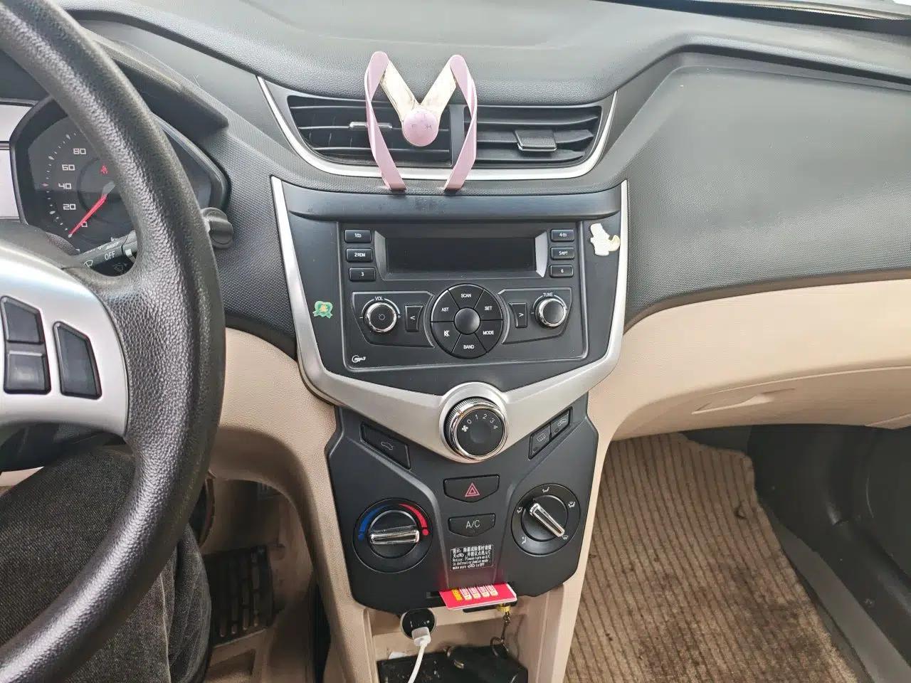 Chery Fengyun 2 2013 Hatchback 1.5L Manual Ruiyi Edition — миниатюра 14