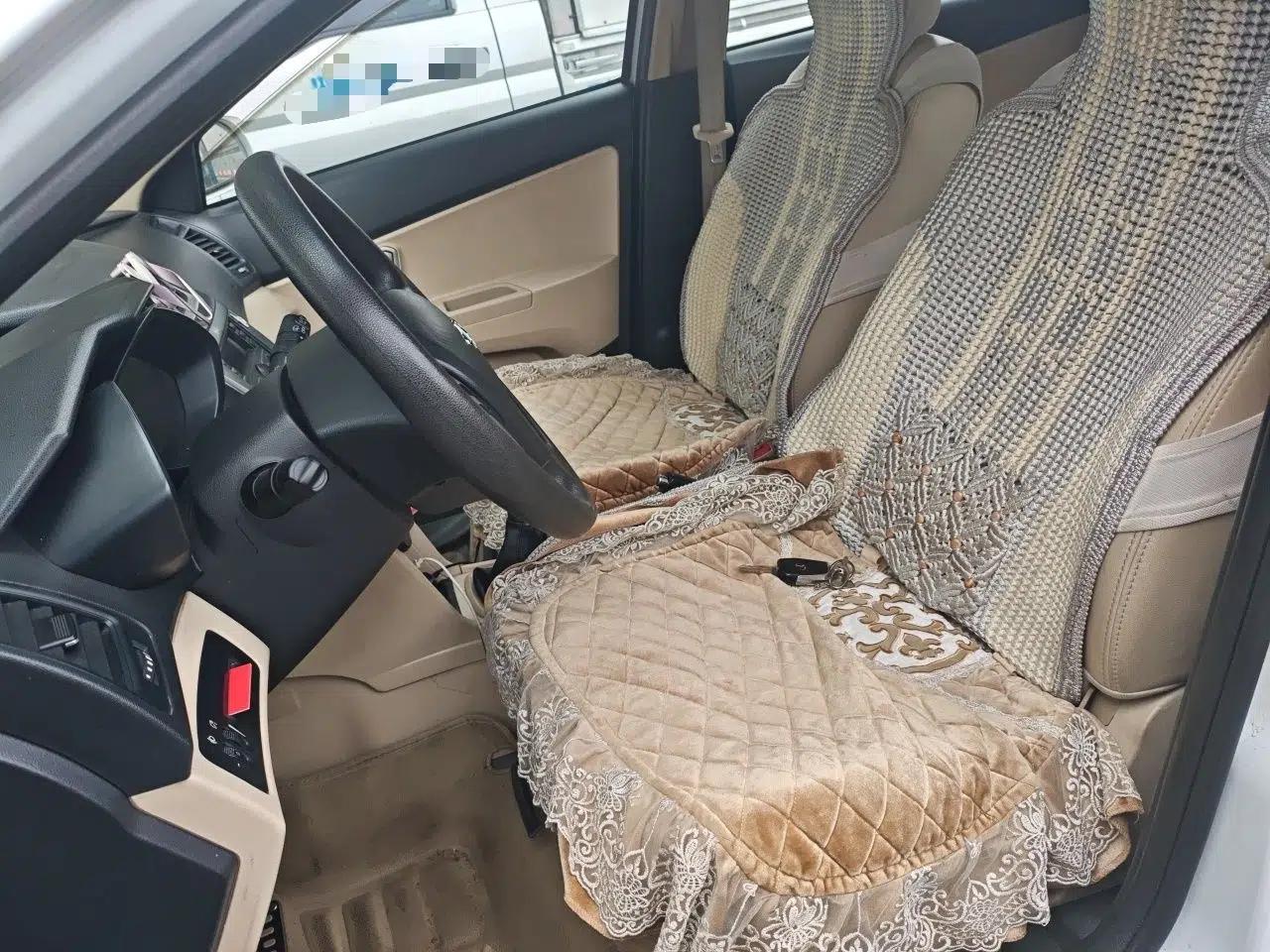Chery Fengyun 2 2013 Hatchback 1.5L Manual Ruiyi Edition — миниатюра 16