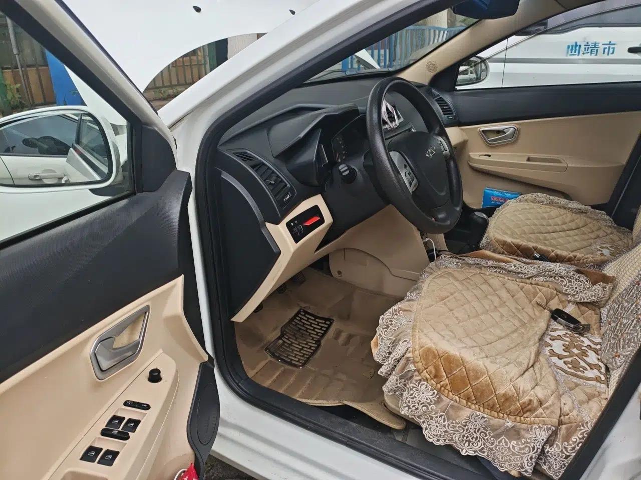 Chery Fengyun 2 2013 Hatchback 1.5L Manual Ruiyi Edition — миниатюра 17